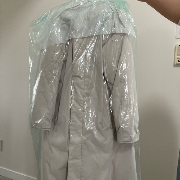 Uniqlo Long Down Winter Jacket - Picture 6 of 9